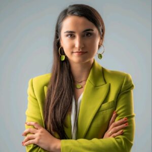 Anna Radulovski headshot power stance